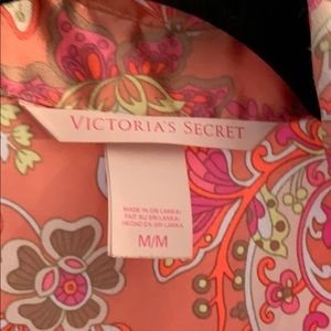 Victoria's Secret Intimates & Sleepwear - Victoria Secret preowned silk Pajamas good cond. Victoria's Secret Intimates & Sleepwear - Victoria Secret preowned silk Pajamas good cond.